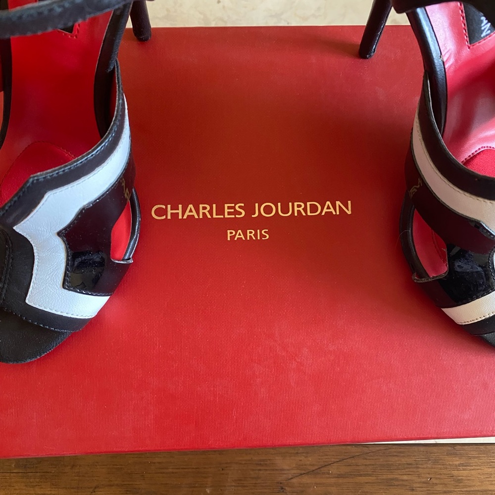 Black and white Charles Jordan heels - Picture 7 of 8